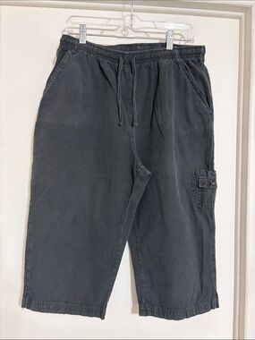 Erika black Caprice with side pocket on one leg